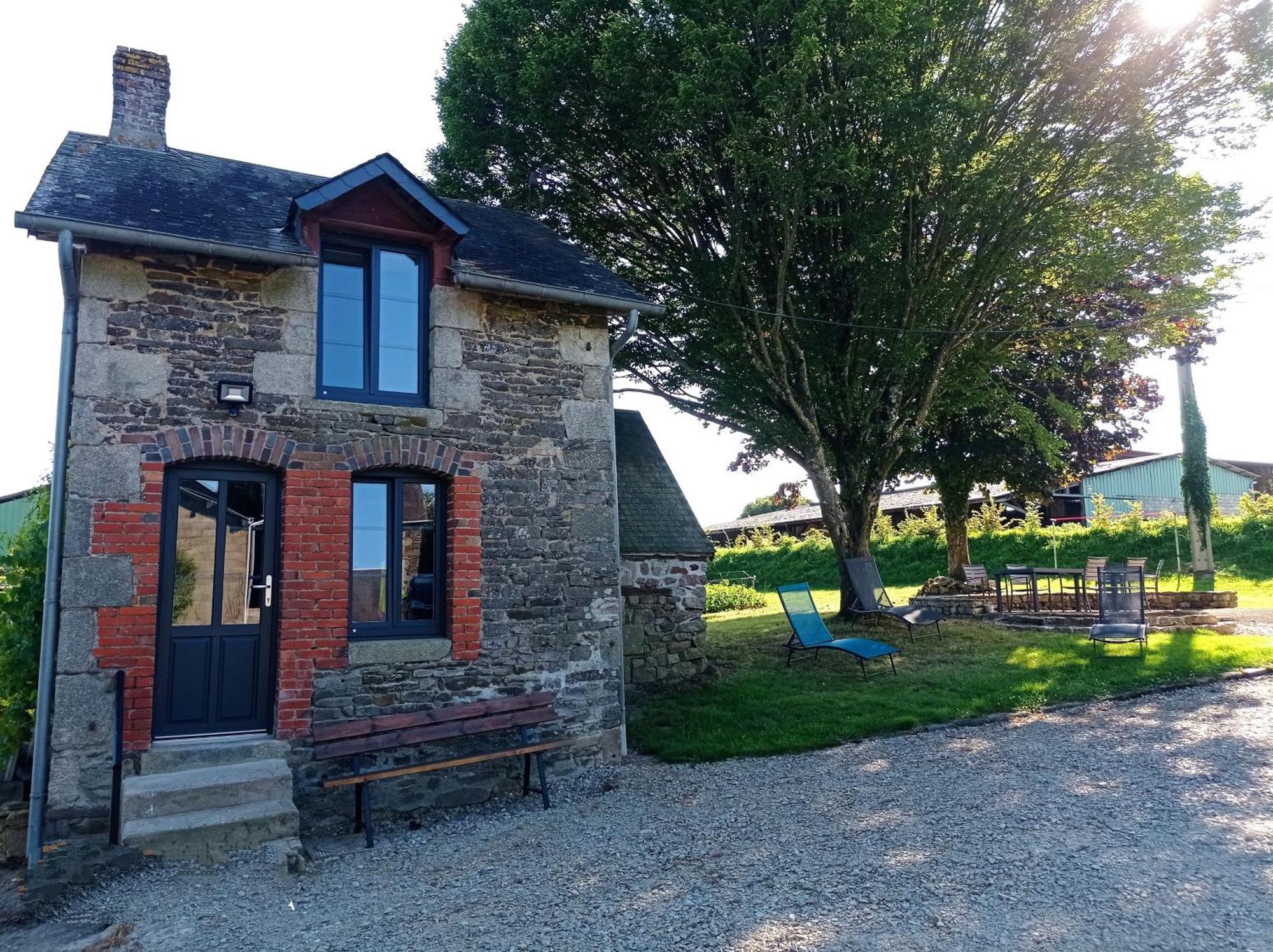 Gite Les Tongs Des Pres, Au Coeur Du Parc Normandie Maine Livaie Exterior foto